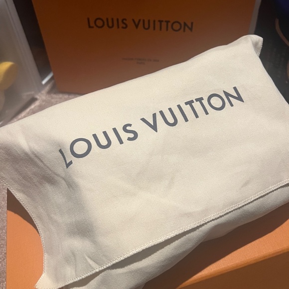 Louis Vitton Twist MM - Picture 3 of 6